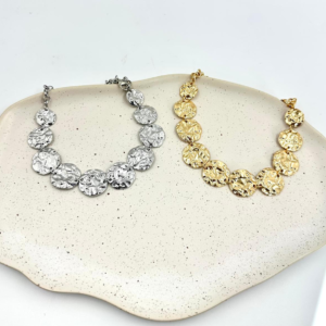 Colar com medalhas orgânicas