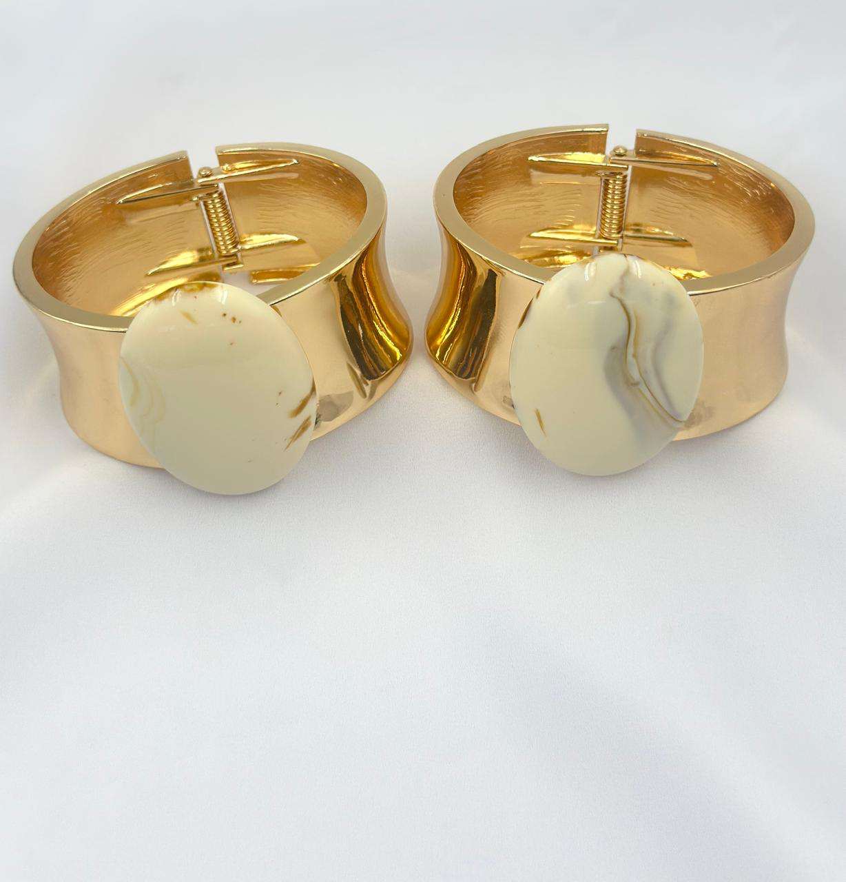 Bracelete Liso Com Madrepérola