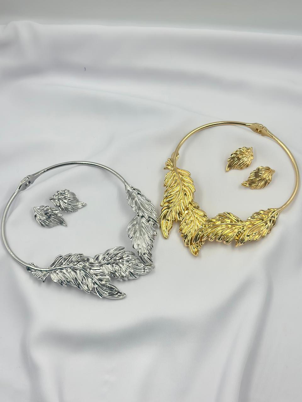 Conjunto Brinco Com Colar De Aro Com Folhas Texturizadas