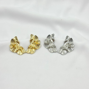 Brinco em formato de leque