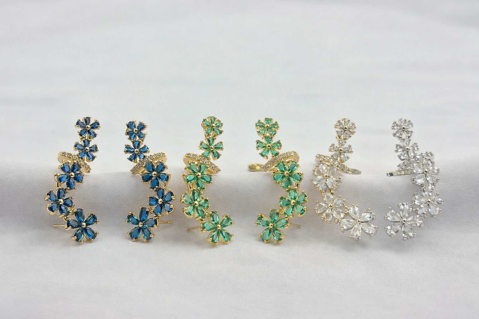 Brinco Ear Cuff Com Cinco flores de Pedras Carvejadas