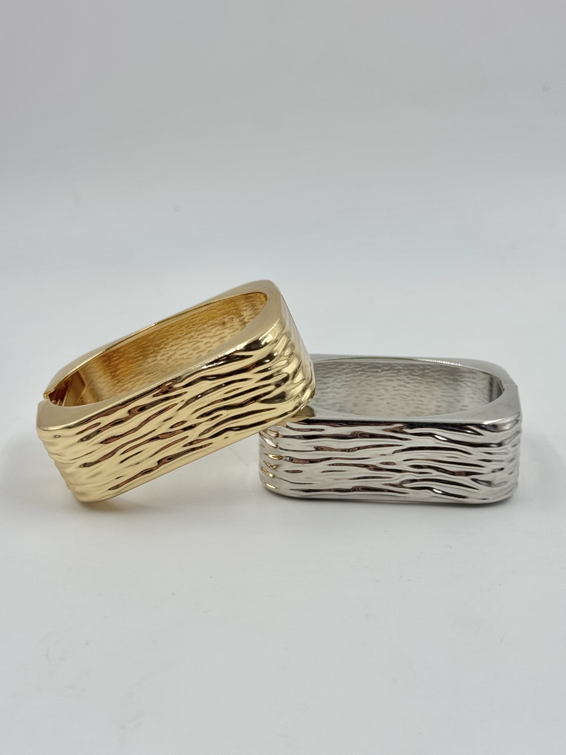 Bracelete Quadrado Texturizado