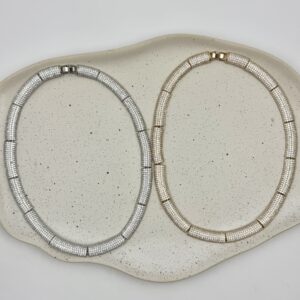 Colar Placas Cravejadas