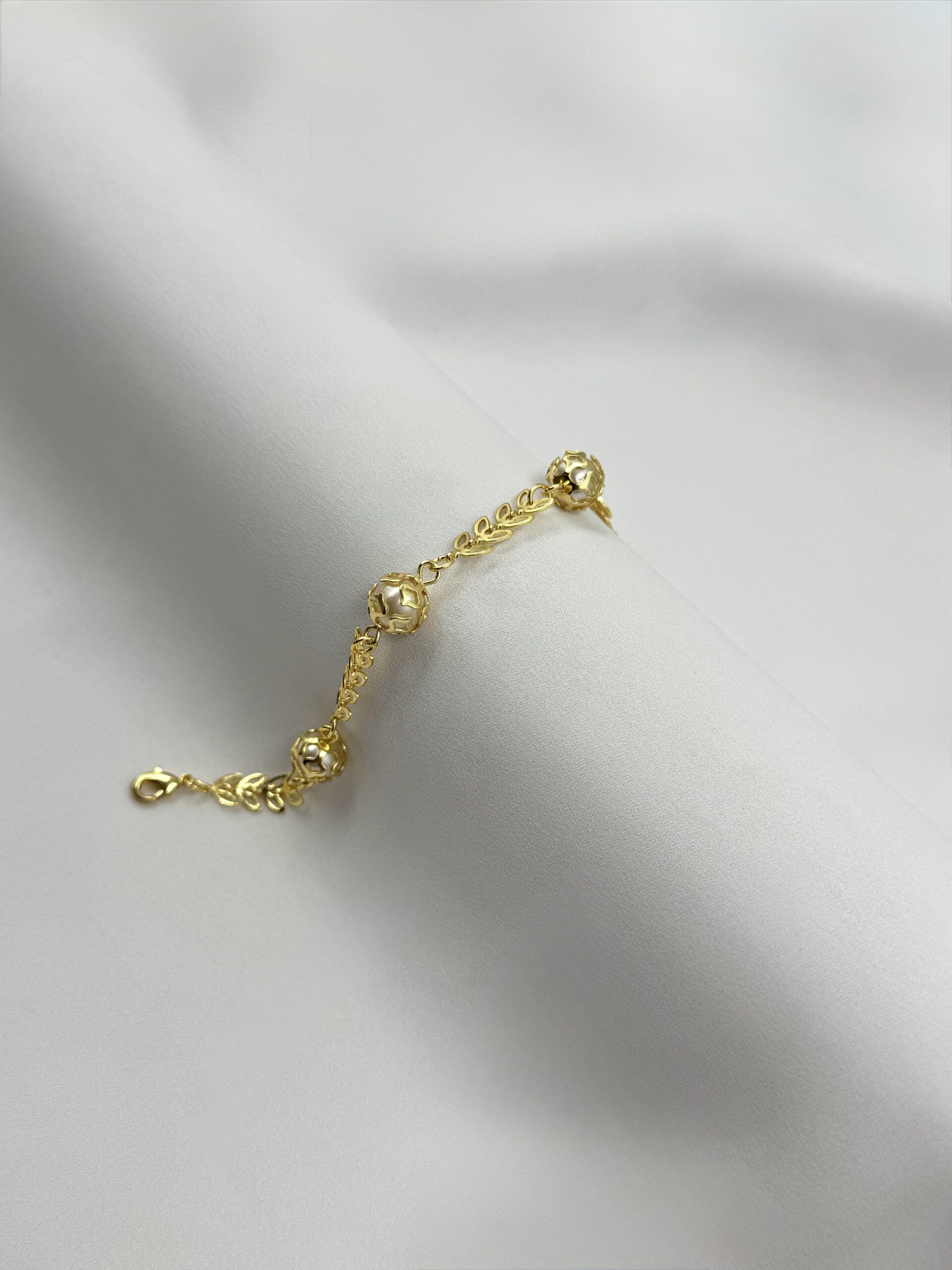 Pulseira Pérola Com Filigrana E Entremeios De Folhas