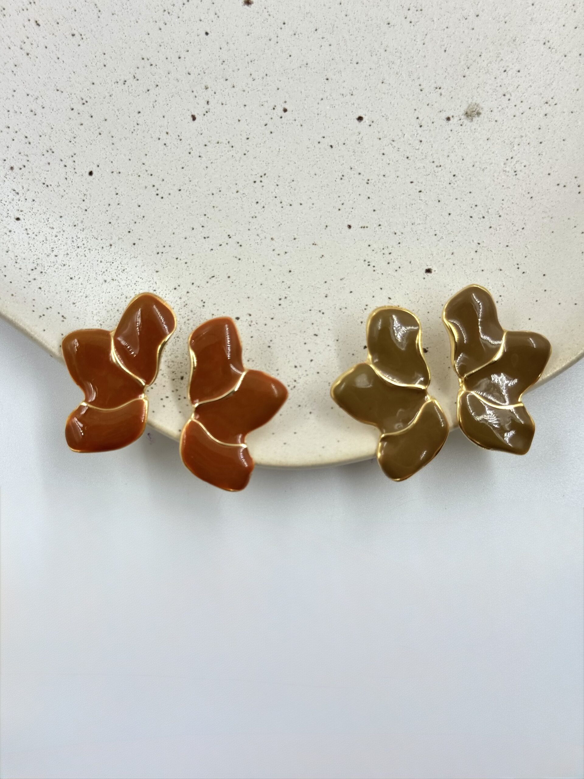 Brinco Esmaltado Meia Flor
