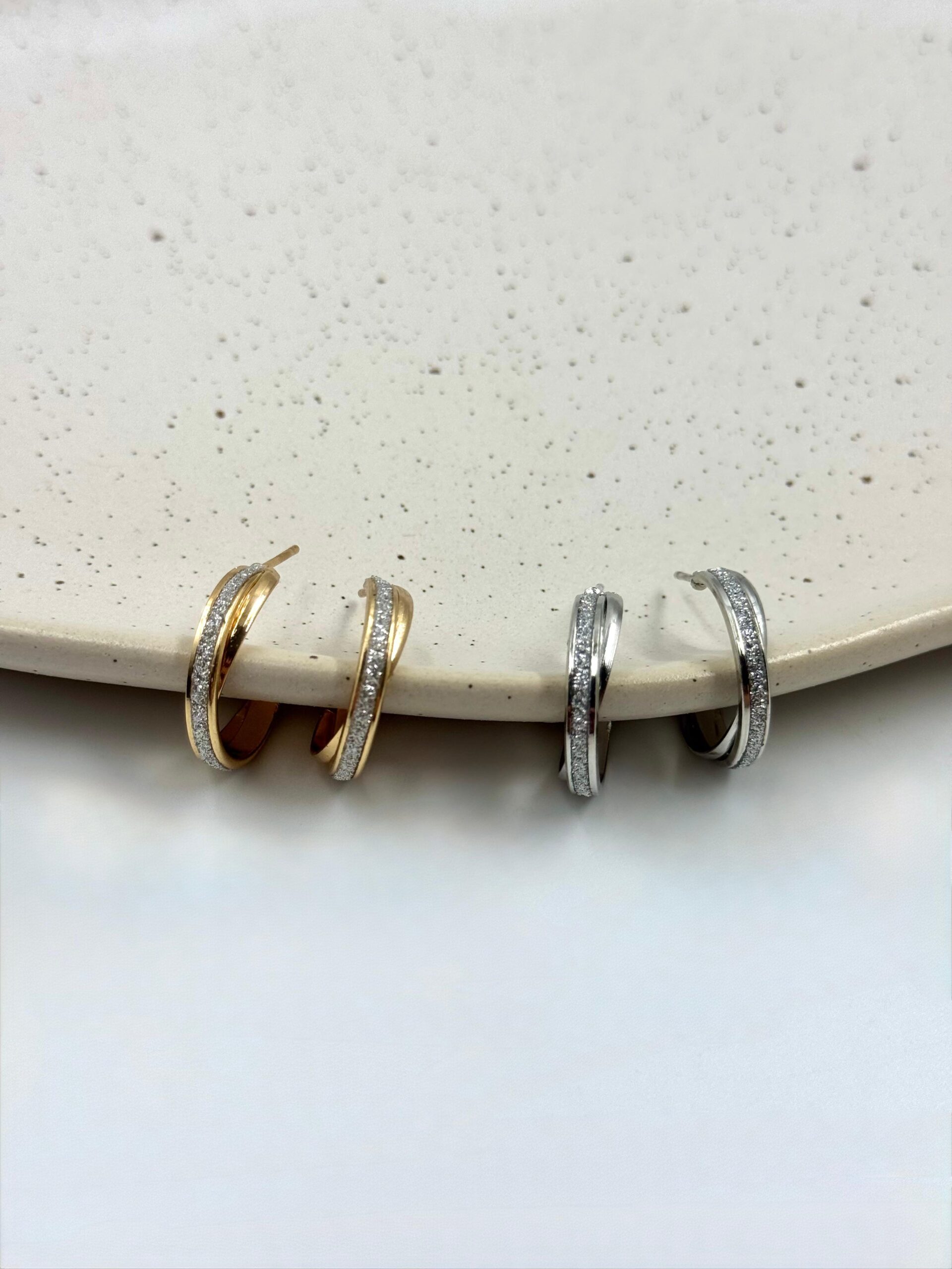 Brinco Argola Dois Fios Entrelaçados